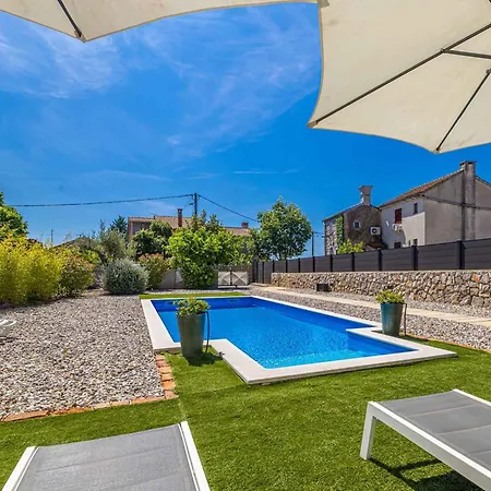 With Pool In Brzac-insel Krk 54131 Vikendica *